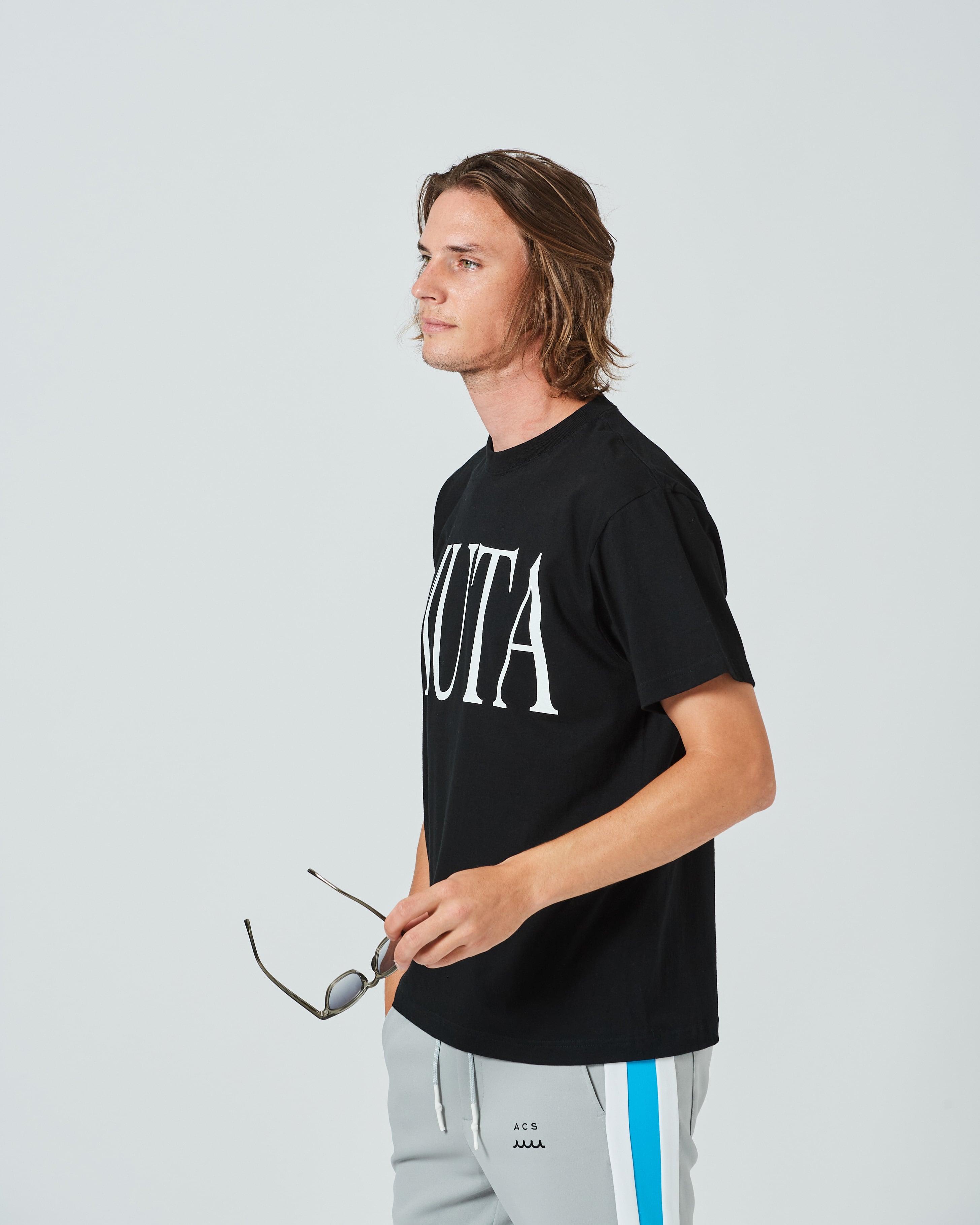 muta MARINE × ACANTHUS ビッグロゴTシャツ | ACANTHUS ONLINE STORE muta MARINE × ACANTHUS ビッグロゴTシャツ | ACANTHUS ONLINE STORE