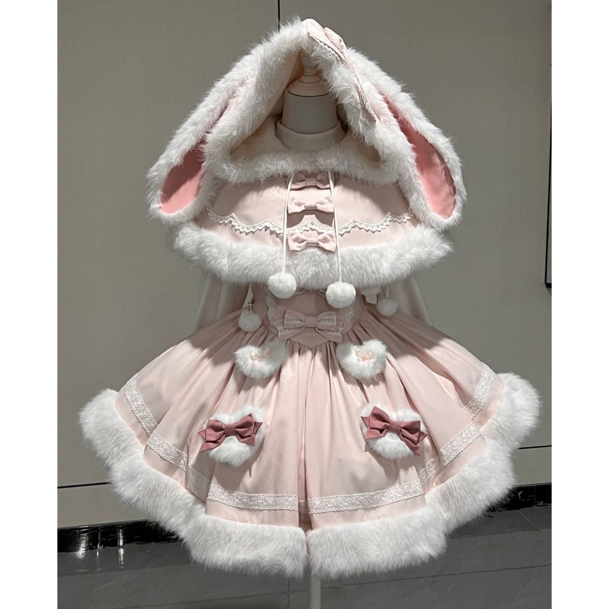 【お洋服のみ】初期ピカチュウ用 うさ耳帽子 いちごのワンピース ペットサロン専用業務用アクセサリーの通販ショップ『きゃんナナ』– 卸