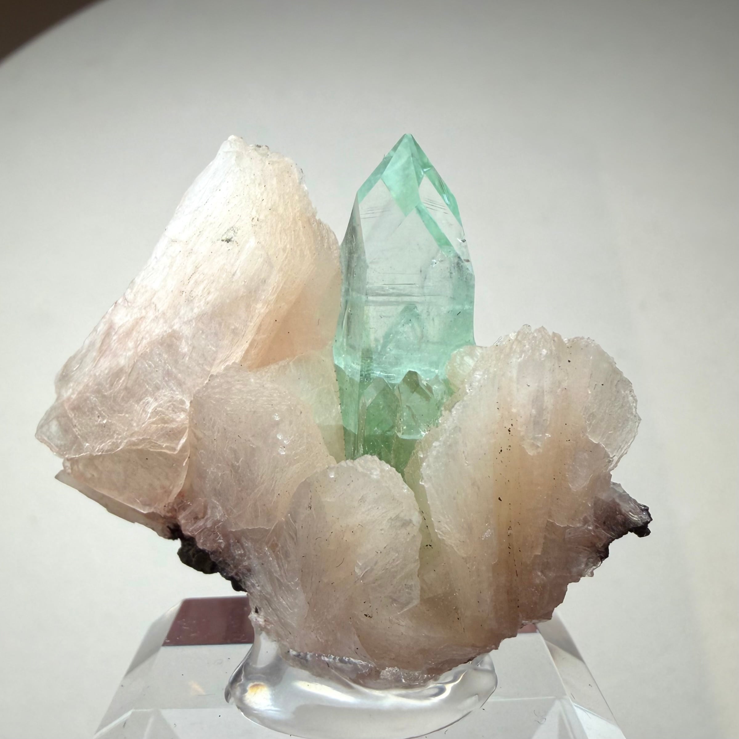 アポフィライト / スティルバイト【Apophyllite with Stilbite】インド産