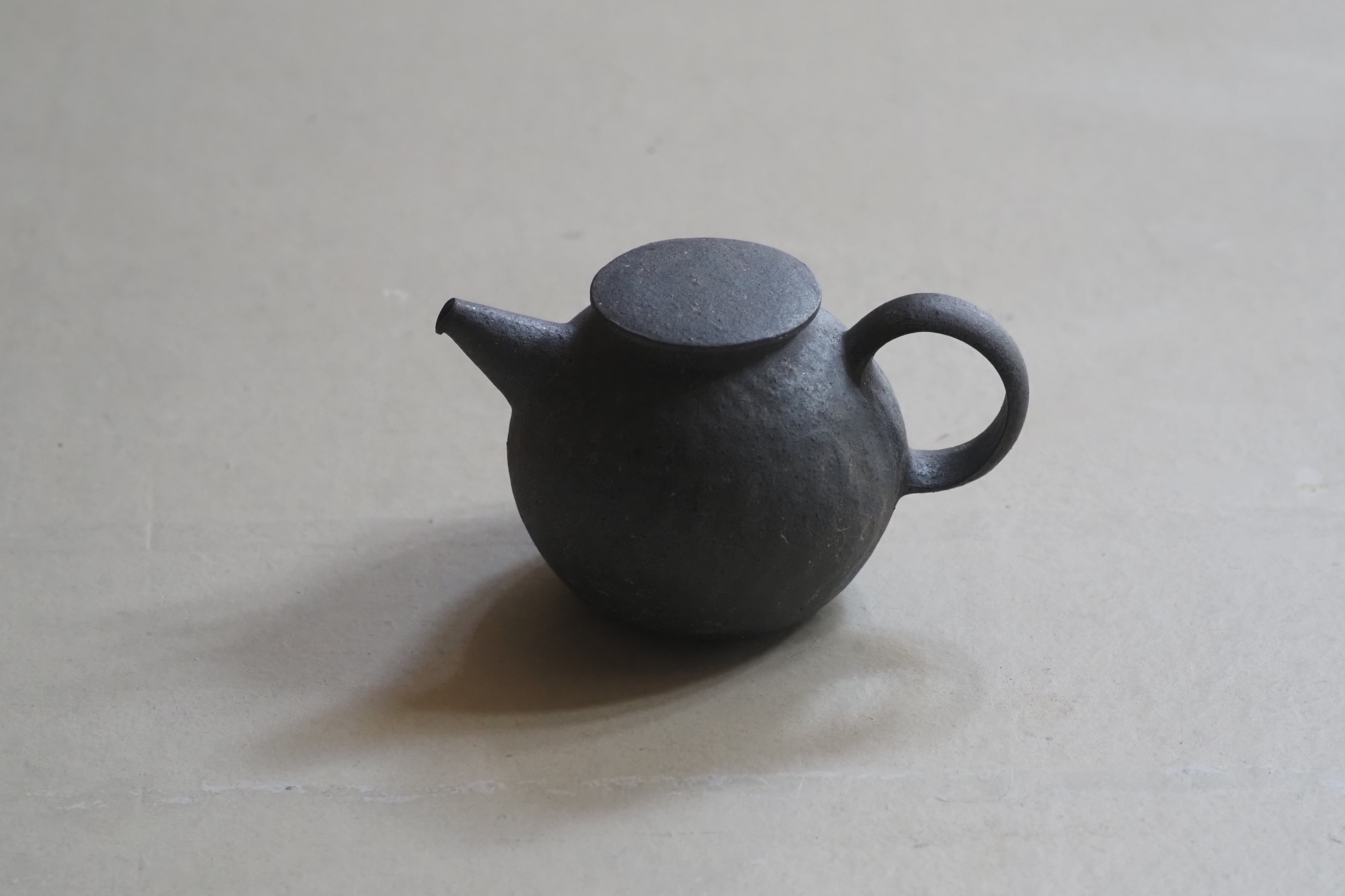 村上躍　花器　白灰化粧花器 村上 躍 82. 白灰化粧花器 | 陶屋なづな
