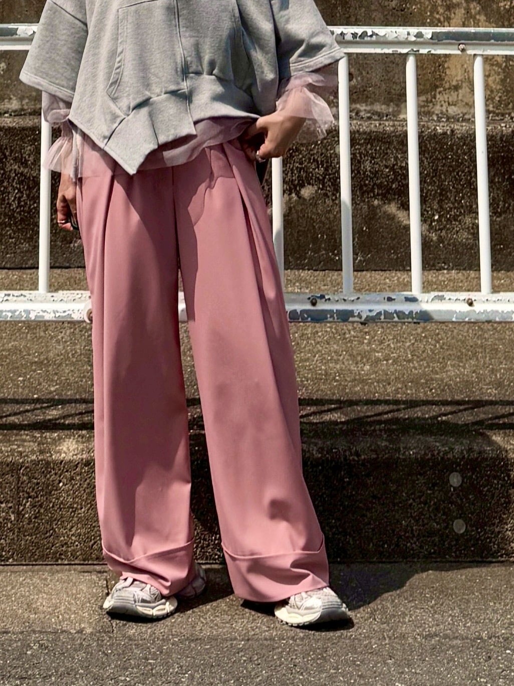 カラータックワイドパンツ 211J508 | TRANOI.offical STORE