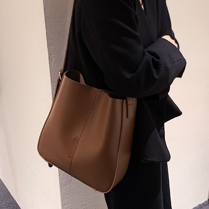 カジュアルスタンダードオータムウィンター レトロ 秋物 冬物 メッセンジャーバッグ Tiancai_Wing_Bag40688978543