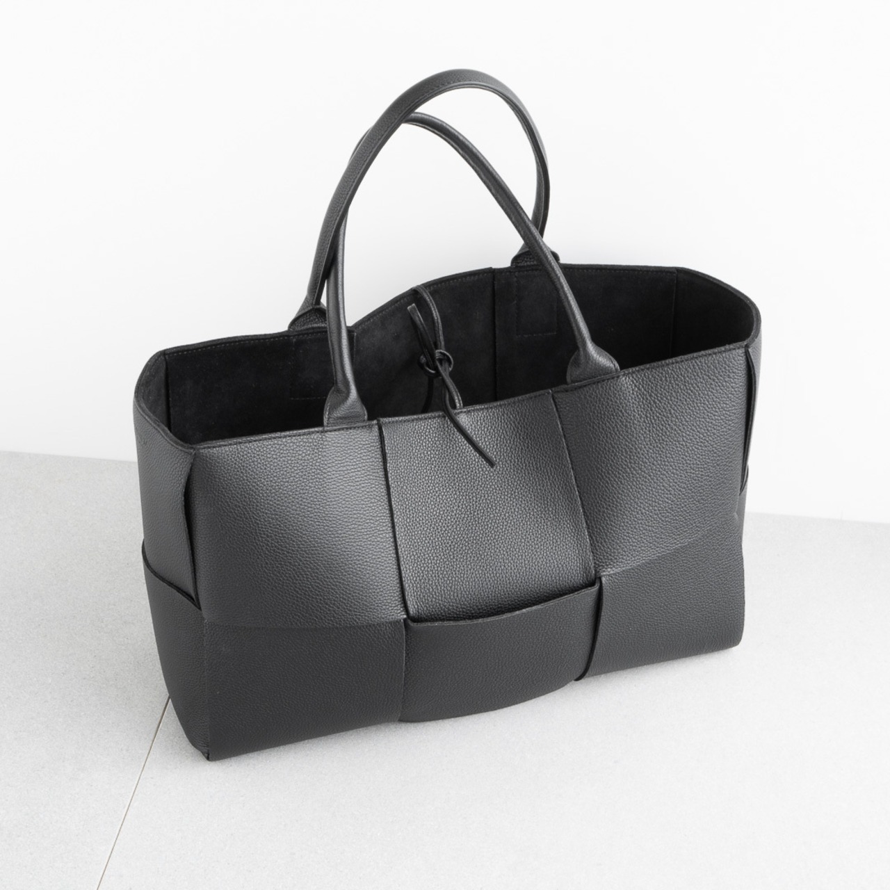 ボッテガヴェネタ アルコ ミディアム トートバッグ ブラック レザー