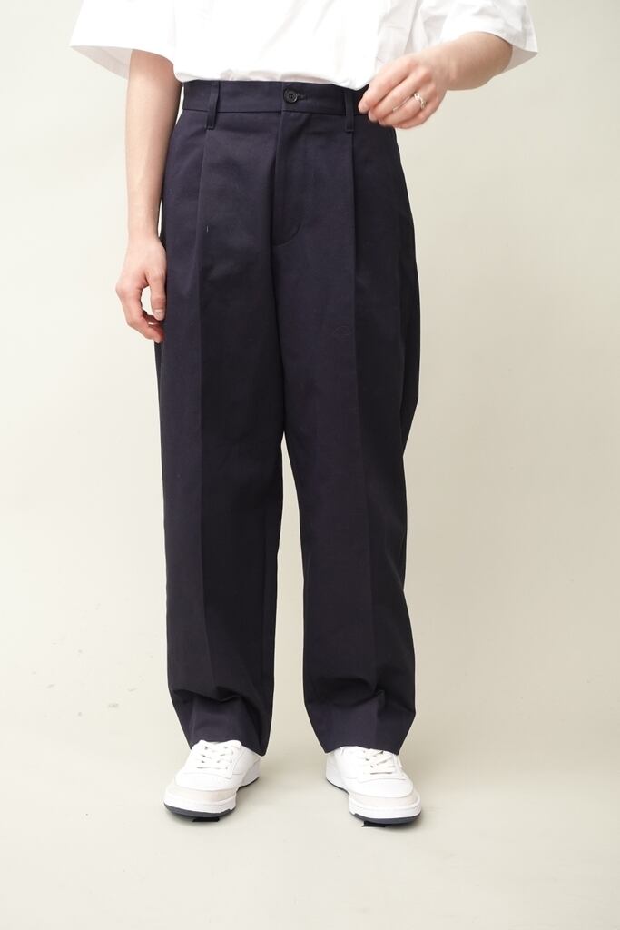 ユニバーサルプロダクツ COTTON 1TUCK TROUSERS UNIVERSAL PRODUCTS. / COTTON 1TUCK TROUSERS | AfterSchool