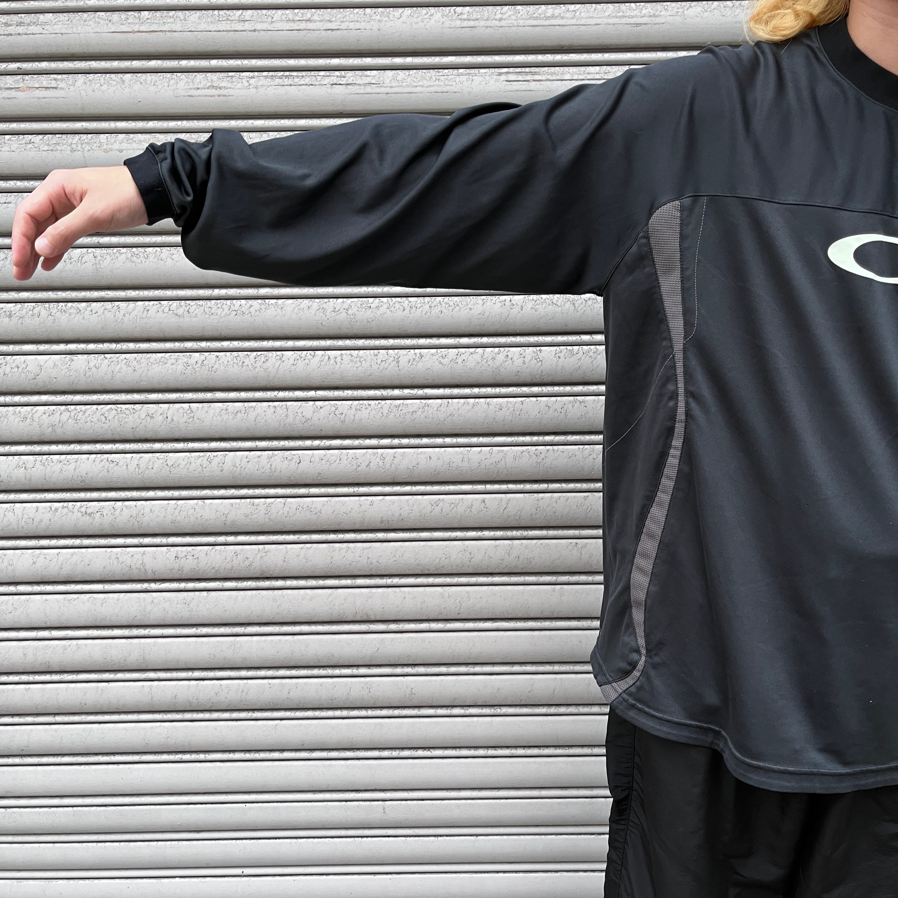 00's Oakley sweat trainer