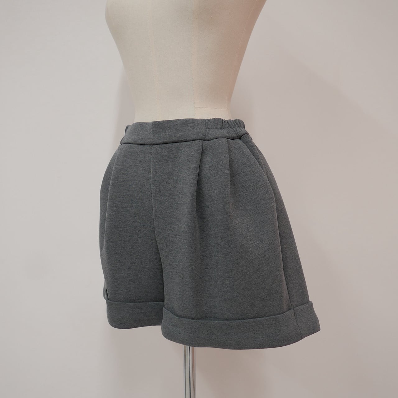 ボンディングショートパンツ(グレー) | LINKABLE