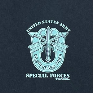 【7.62 DESIGN】USA製 ワンポイントロゴ バックプリント スカル スネーク 蛇 米軍 特殊部隊 ミリタリー US ARMY SPECIAL FORCES ロゴ L Tシャツ 半袖 黒 US古着