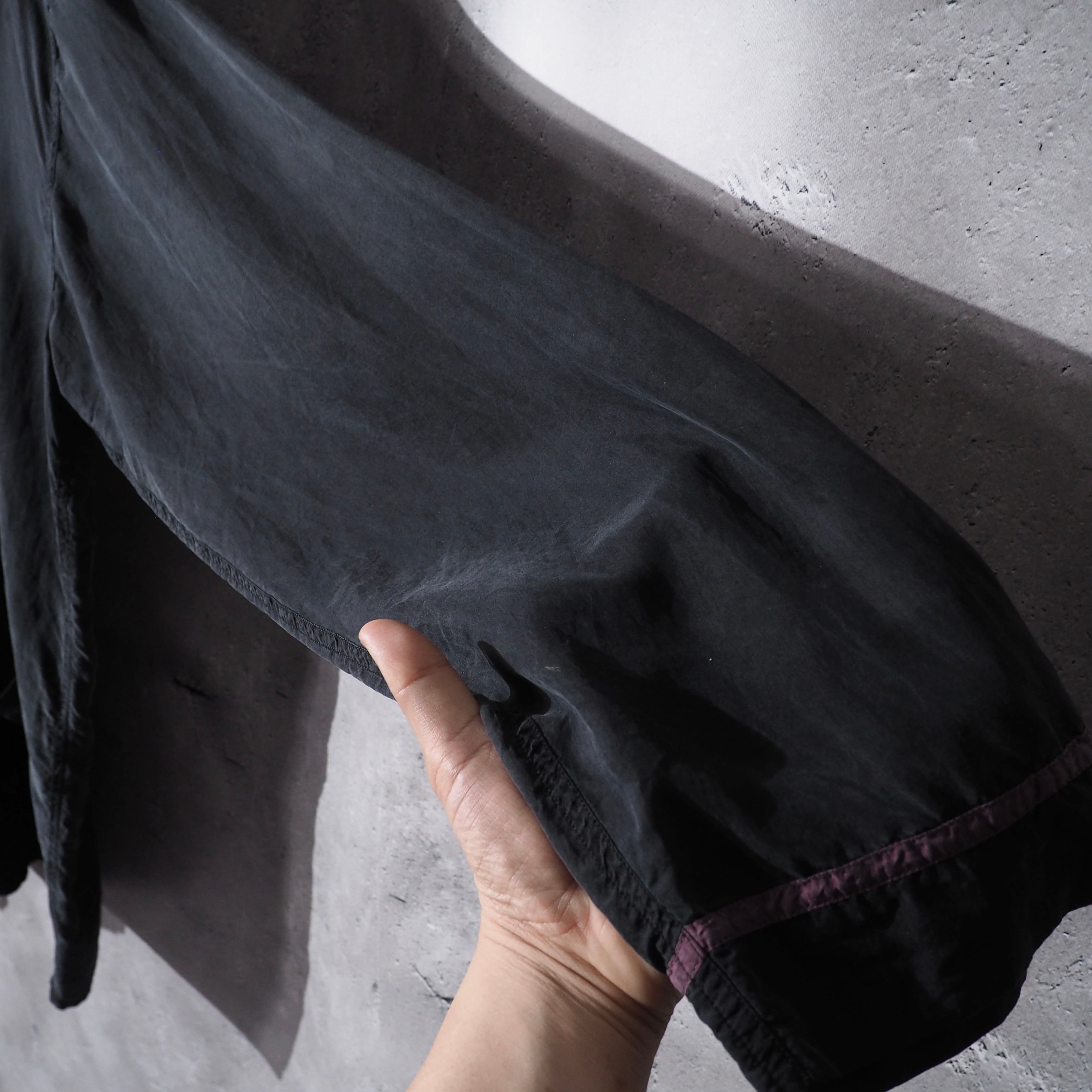 1980s " 墨黒 " Beautiful Black ink color vintage Drape loose silk shirt
