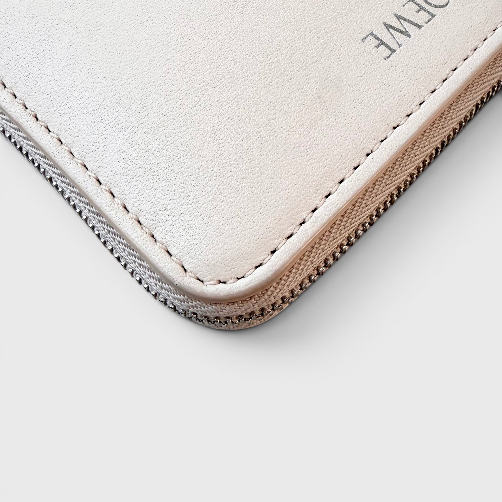 LOEWE Daisy Zip Coin Purse Pink | BRAND RESORT Online |【公式
