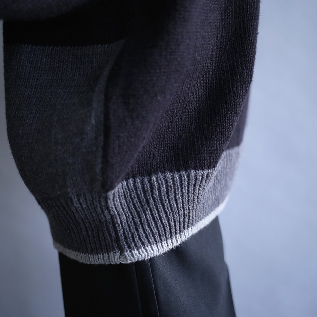 monotone panel pattern high gauge knit over size sweater