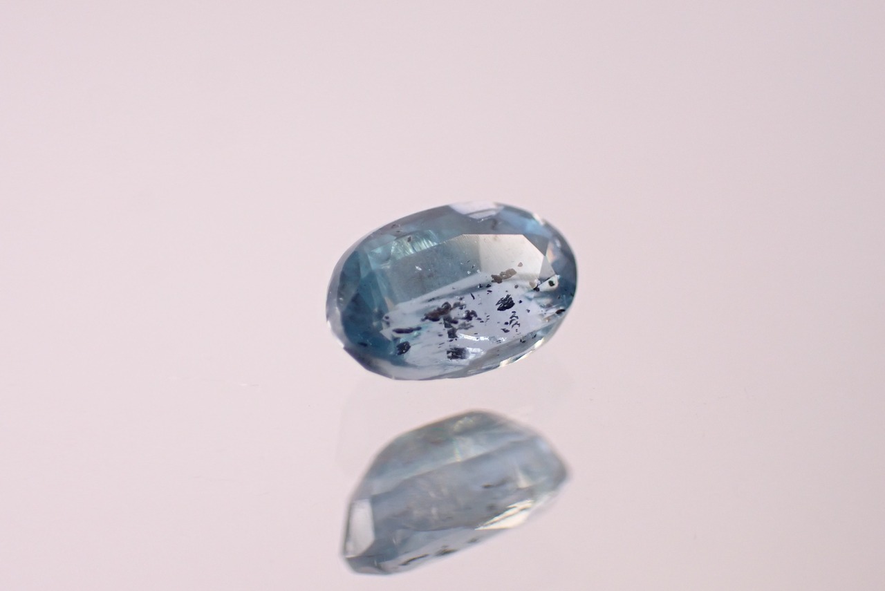 インディゴカイヤナイト　0.66ct　[D3-263]