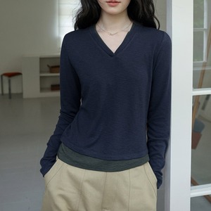 layered v neck long sleeve top