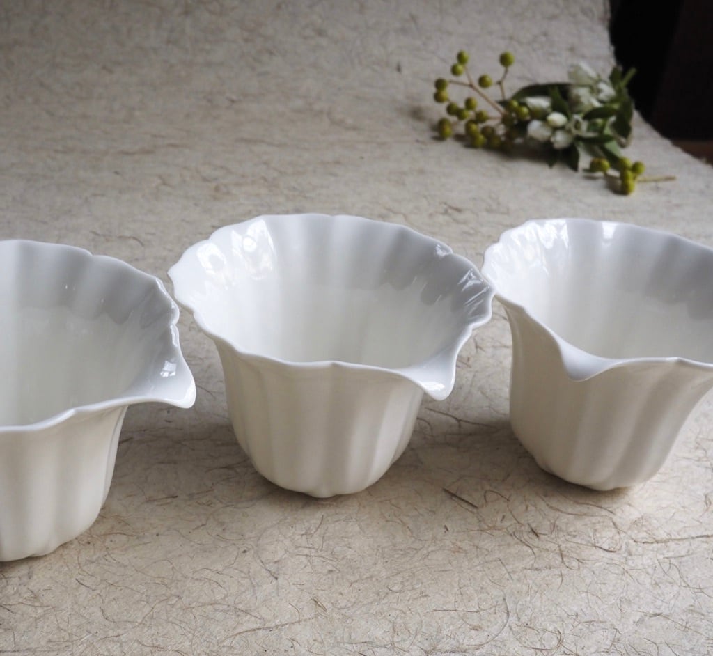 色原 昌希/白磁 6稜花茶海(片口)