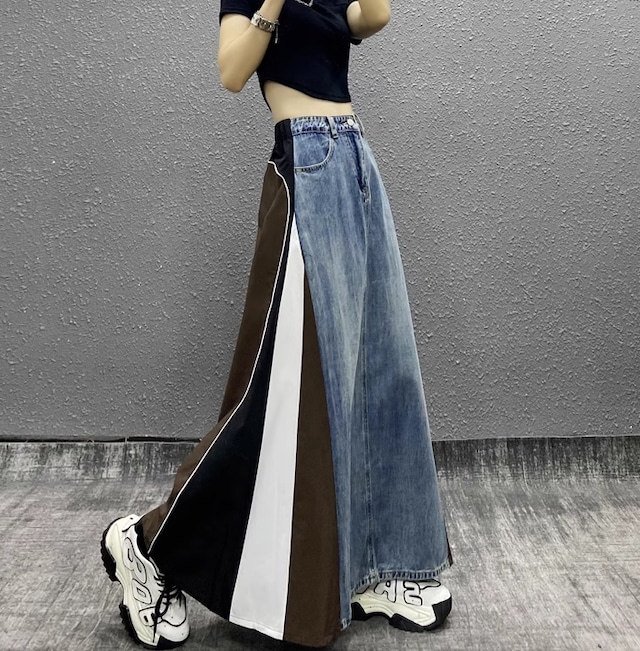 Denim skirt with slit design Denim skirt with slit design