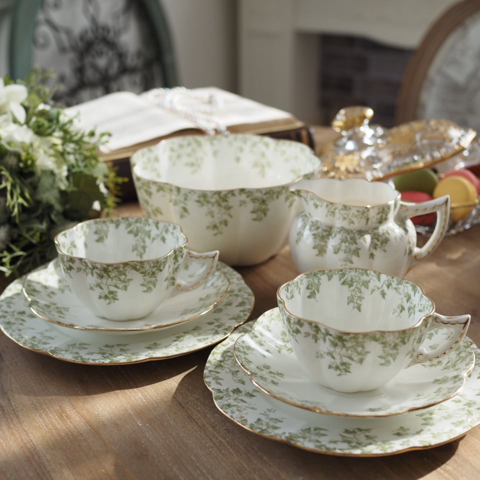 英国シェリー 優雅なアイビー柄が美しいアンティークティーセット