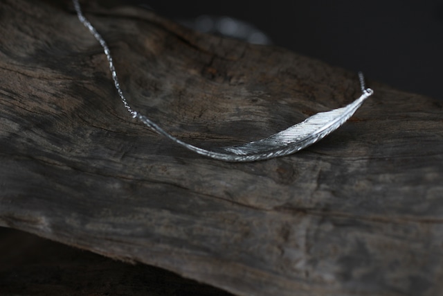 Swing Feather Necklace