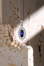 マーキスカット サファイア ネックレス pt / 0.609ct / DA 0.700ct