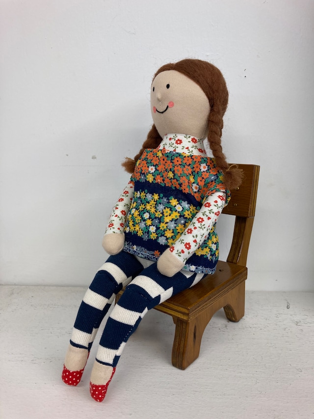 sokko doll   sitting