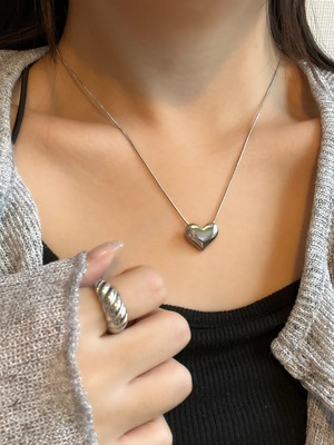 Volume heart snake necklace