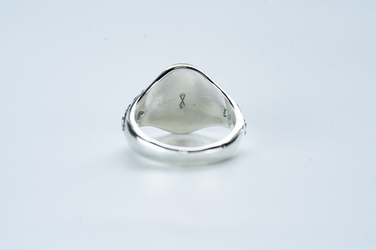 R-087 Oval signet ring olive | WAKAN SILVER SMITH online store