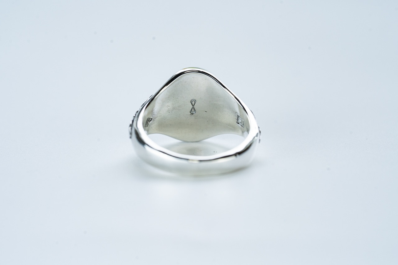 R-087 Oval signet ring olive