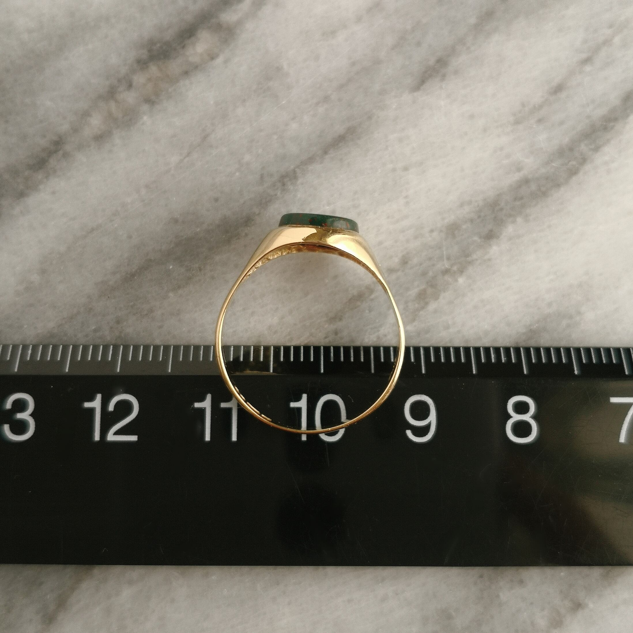 8号シグネットリング/ブラットストーン9金　9k ピンキーリング　指輪