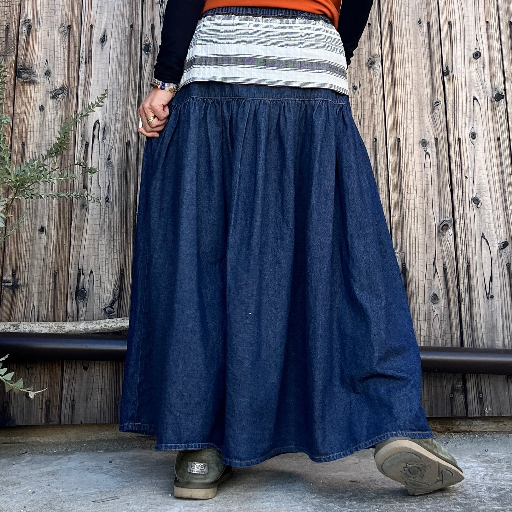 モン族たっぷりギャザーデニムスカート | アジアン雑貨ルチュ