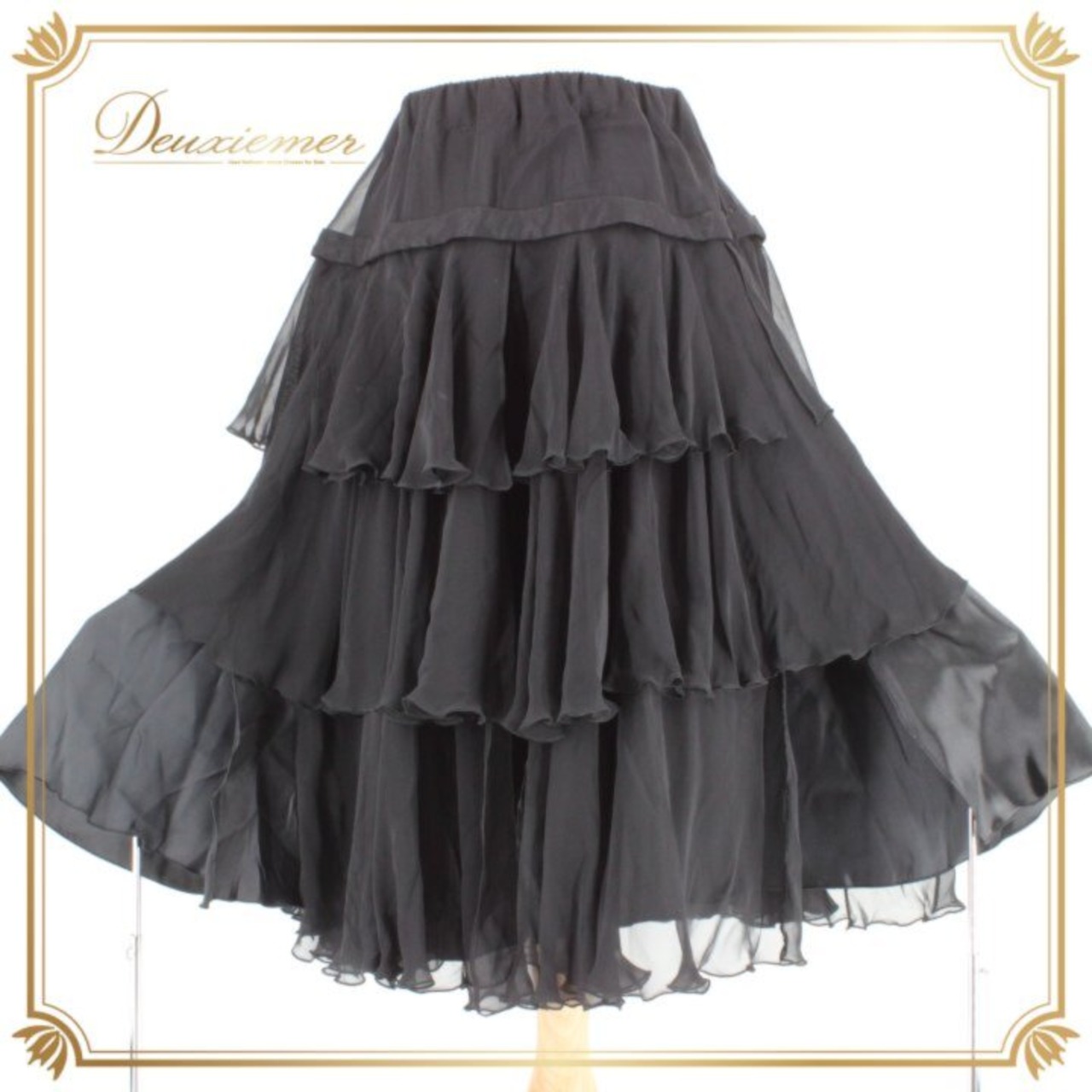 社交ダンス 衣装 スタンダード スカート レッスンウェア レディース ブラック系 Fantasy ファンタジー 黒 無地 シンプル フォーマル 練習着 ロングスカート ティアードスカート フリル スカートのみ スタンダード用 スカート丈 3段フリル フレア 上品 モノトーン 衣装練習 ダンスレッスン ダンス衣装 婚活 パーティー フォーマル練習 黒スカート ブラック フリーサイズ感 ポリエステル素材 伸縮性あり しわになりにくい 動きやすい ラテンダンスではない スカート フリル重ね 社交ダンス女子