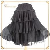 社交ダンス 衣装 スタンダード スカート レッスンウェア レディース ブラック系 Fantasy ファンタジー 黒 無地 シンプル フォーマル 練習着 ロングスカート ティアードスカート フリル スカートのみ スタンダード用 スカート丈 3段フリル フレア 上品 モノトーン 衣装練習 ダンスレッスン ダンス衣装 婚活 パーティー フォーマル練習 黒スカート ブラック フリーサイズ感 ポリエステル素材 伸縮性あり しわになりにくい 動きやすい ラテンダンスではない スカート フリル重ね 社交ダンス女子