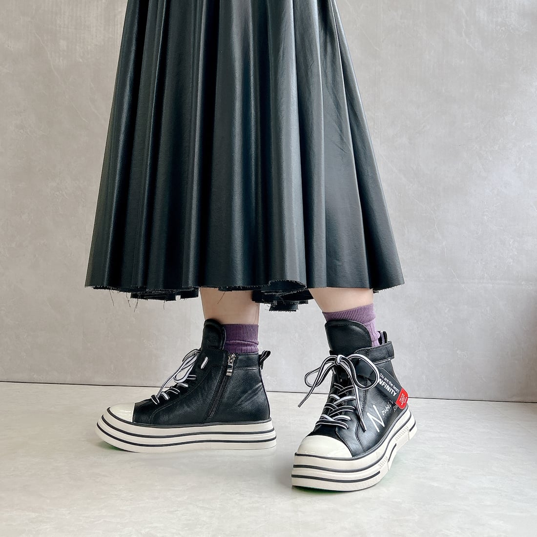 厚底 ジップアップ ラベル ハイカットスニーカー〈217-PUS5253〉Noubel