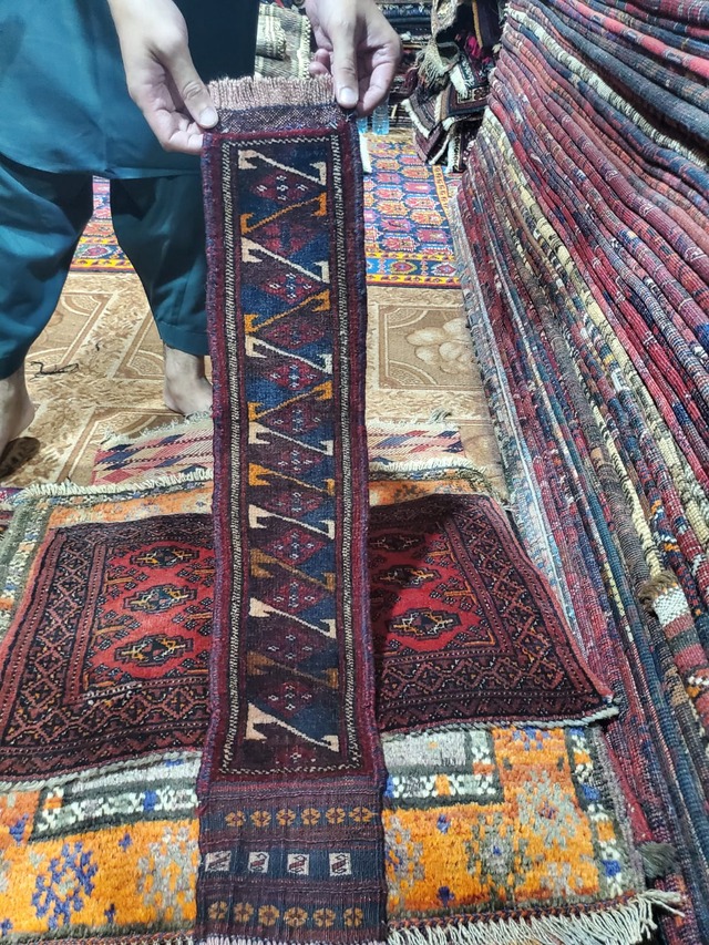 絨毯クエスト73【No.S-251】 ※現在、こちらの商品はパキスタンに置いてあります。ご希望の方は先ずは在庫のご確認をお願いします。