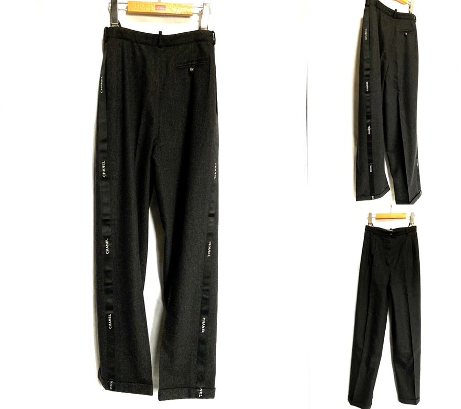 CHANEL（シャネル）　 ココマークボタン　サイドライン　リボンテープ　シルクウール ワイドパンツ　 Side Logos Long Wide  Pants　ダークグレー　ワンタック　ダブル | brand cross tokyo powered by BASE