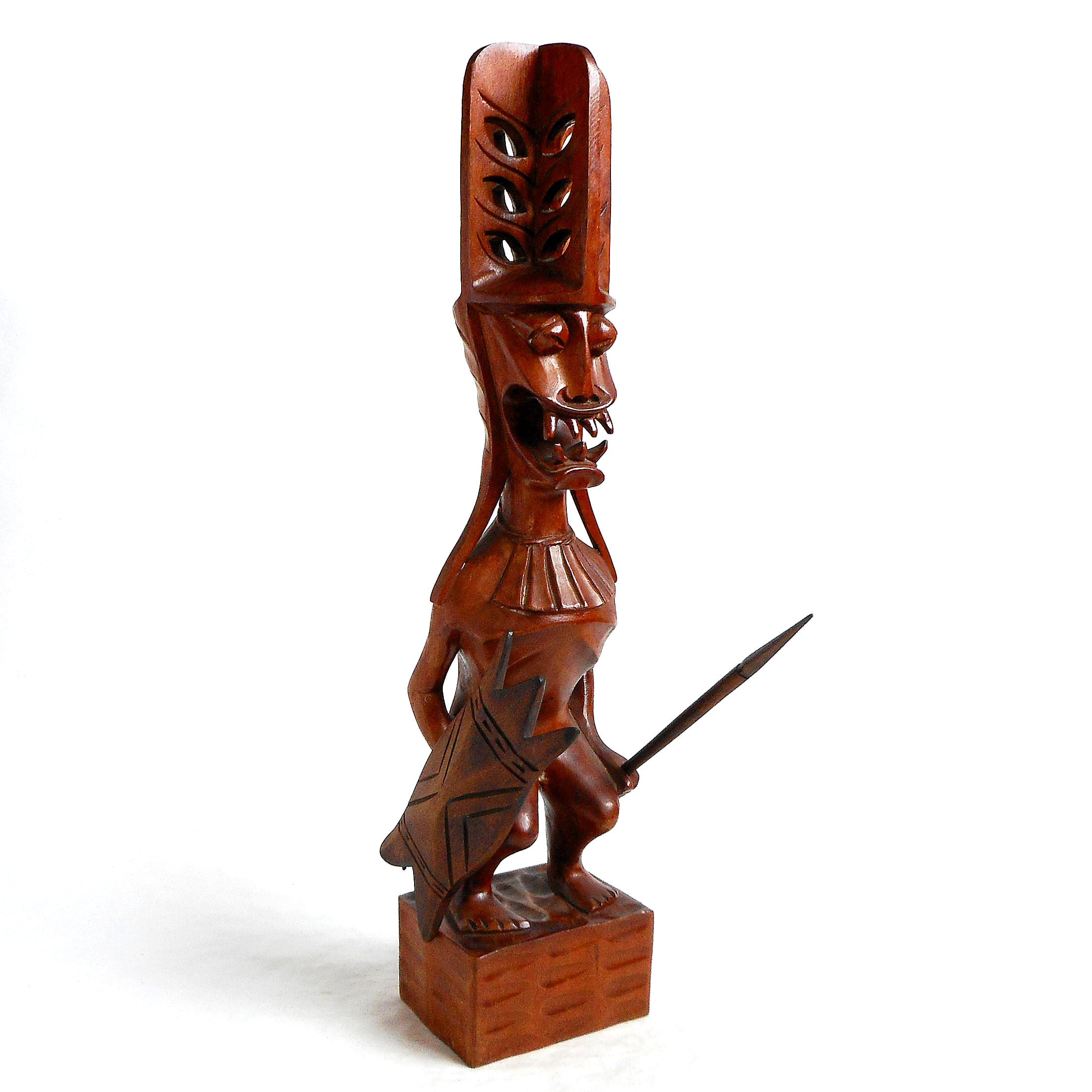 木彫り 戦士像 盾 槍 ハワイ製 ハンドメイド