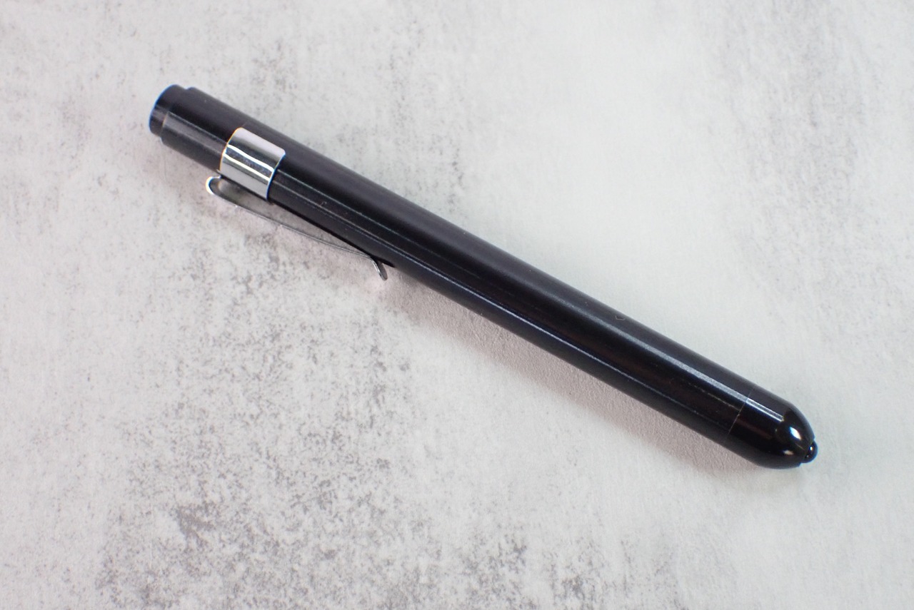 【定期便利用者様限定】宝石ペンライト/LED黄色ライト　