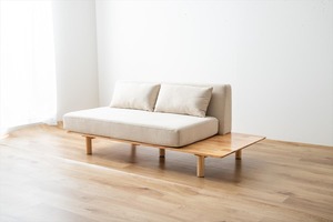 【幅150cm】Monica 2人掛けサイドテーブル付きソファ