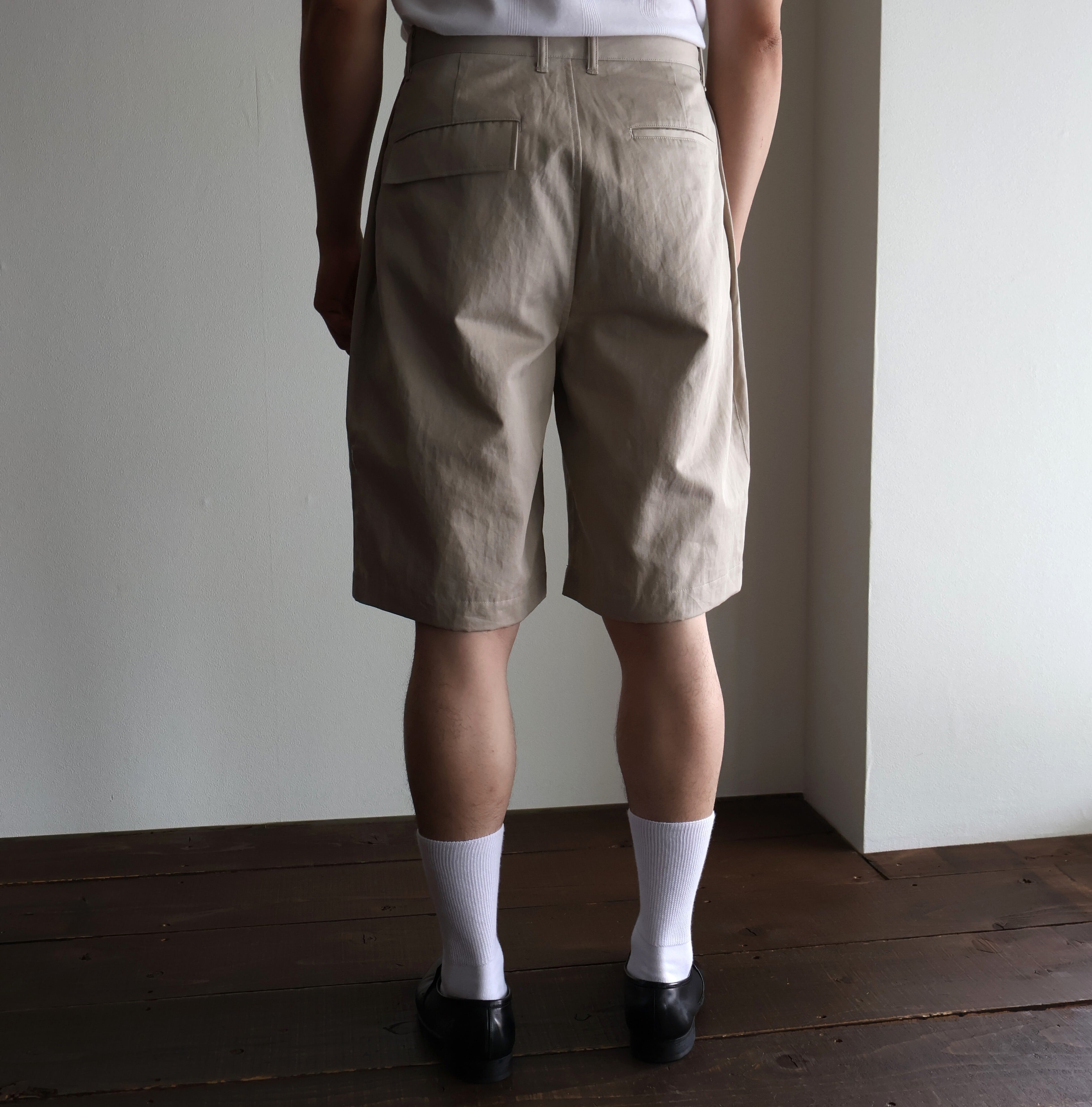 STILL BY HAND “ Linen mixed wide shorts ( TAUPE )” | H.inch