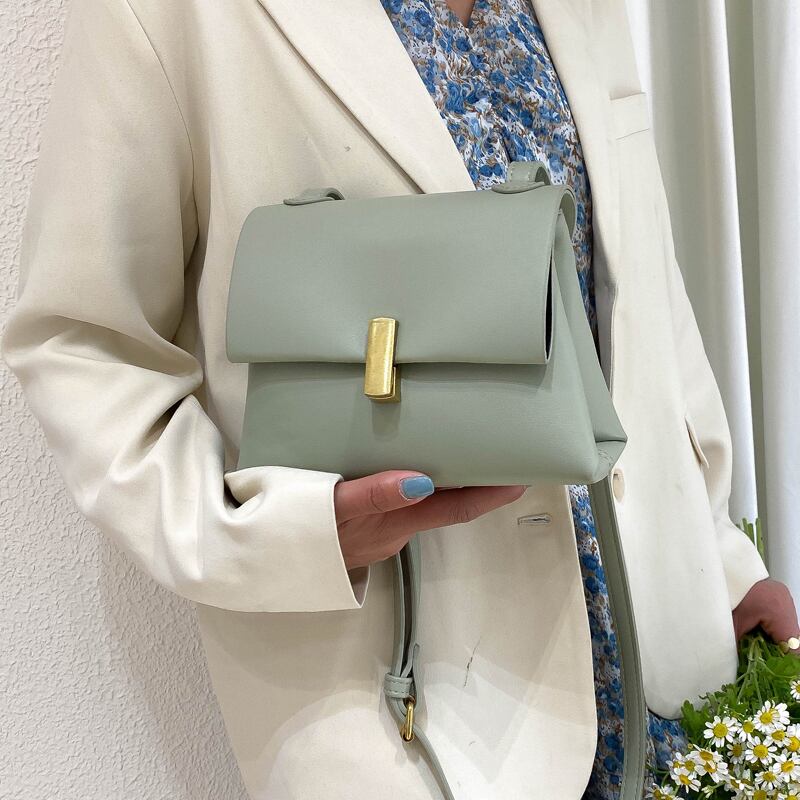 シンプルなシングルショルダースモールバッグメスバッグ2020人気の新しい流行のファッションテクスチャメッセンジャーバッグワイルドレディスモールスクエアバッグ 手作りハンドバック38722603922