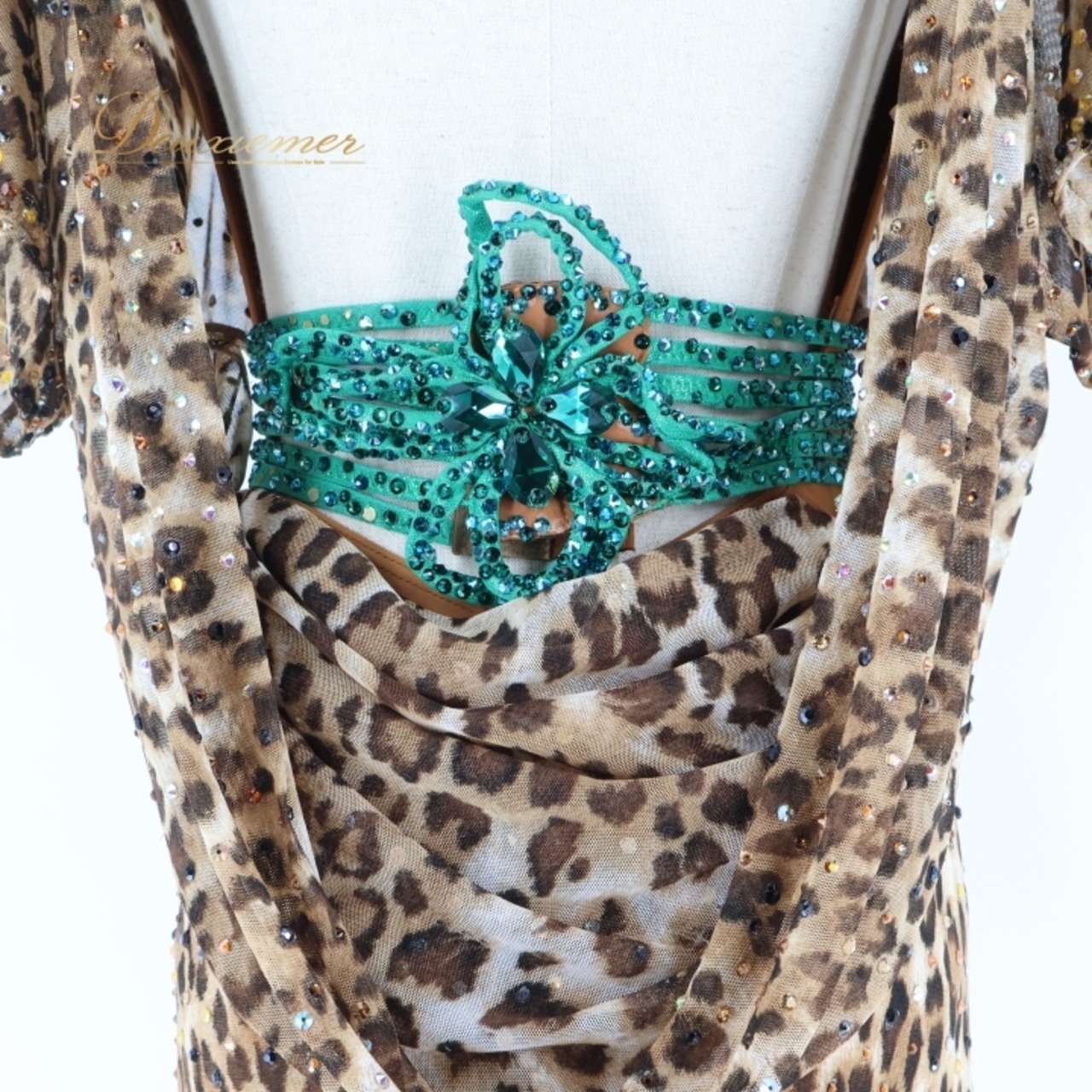 社交ダンス 衣装 チャコット Chacott ラテン ドレス ワンピース ラテンドレス 茶色 ヒョウ柄 豹柄 アニマル柄 デモ 競技 軽い ブラウン系 グリーン系 フリンジ 動きやすい 日本製 柔らかい 生地 ダンス衣装 レオタード