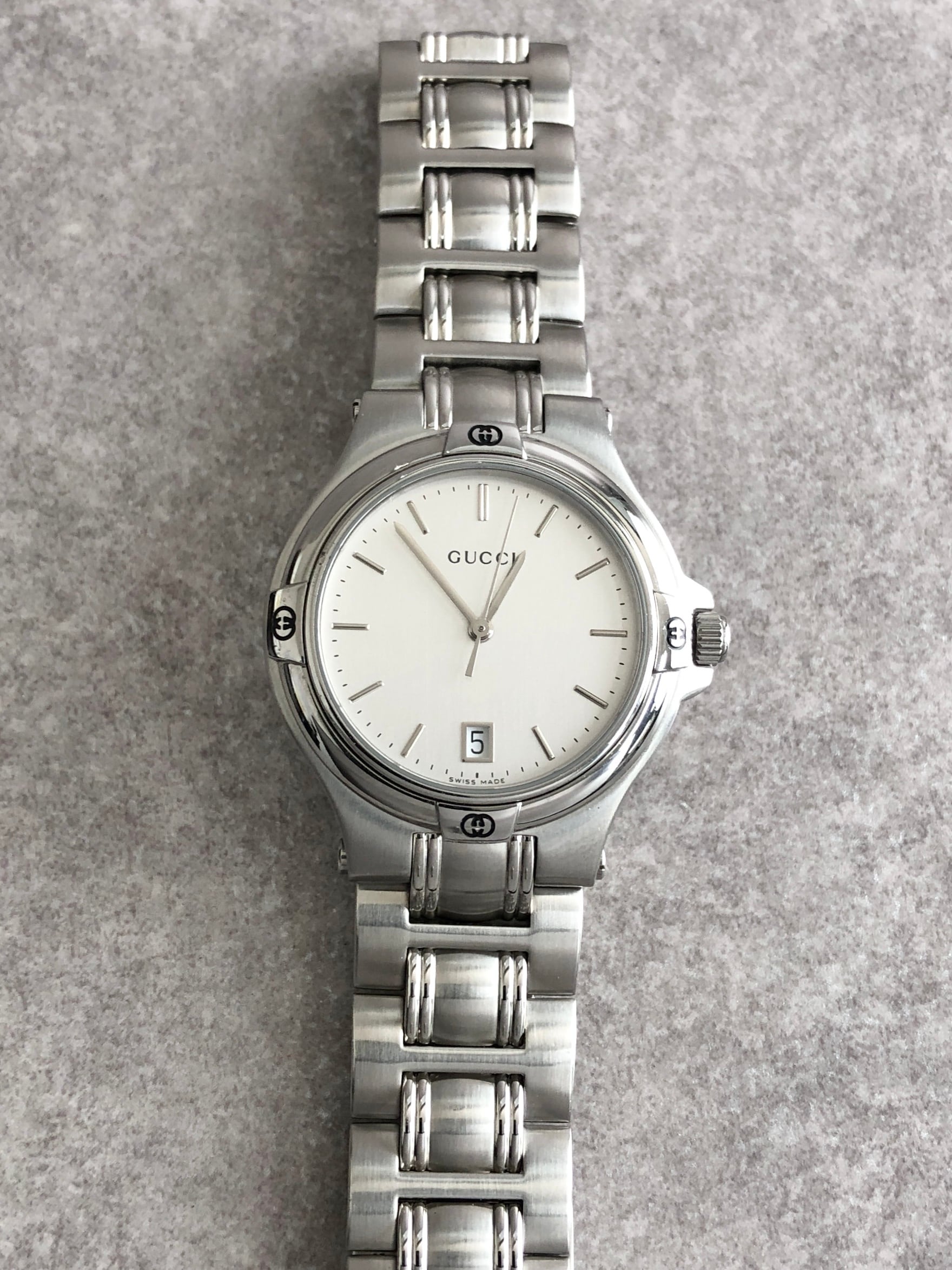 GUCCI グッチ 腕時計 シルバー ステンレススチール クウォーツ 9040M