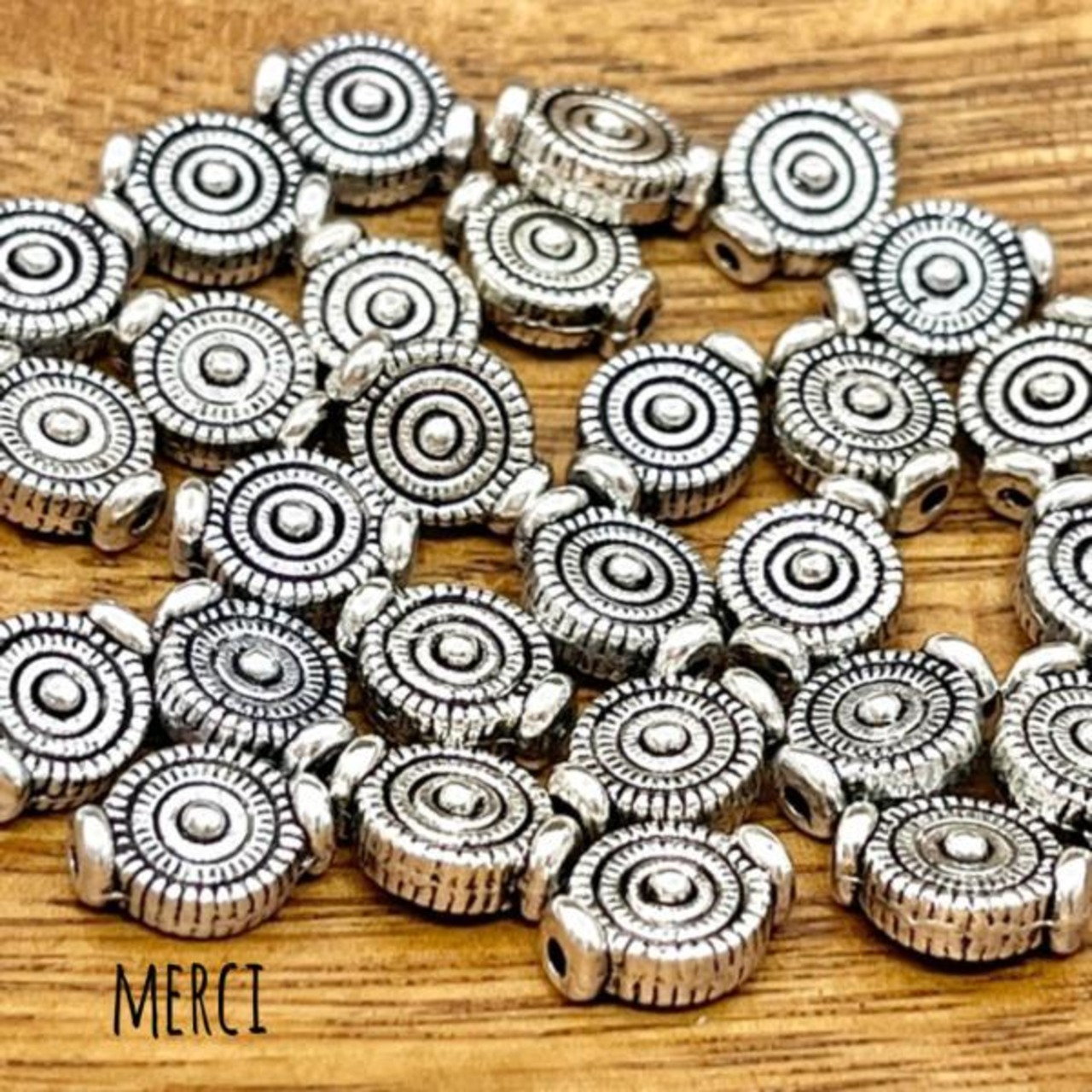 【4個】デザインサークルメタルビーズ/スペーサー/チベット