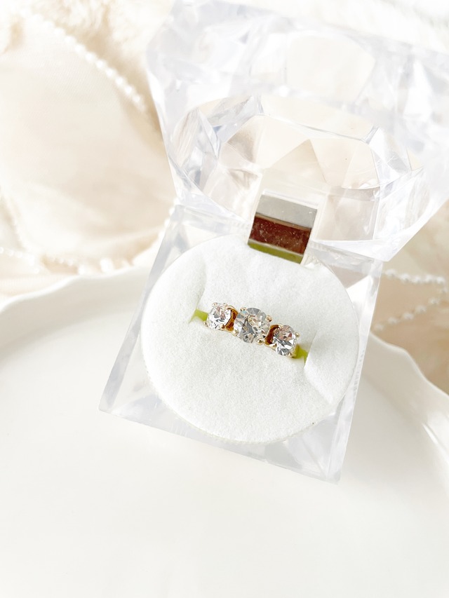3 stone ring