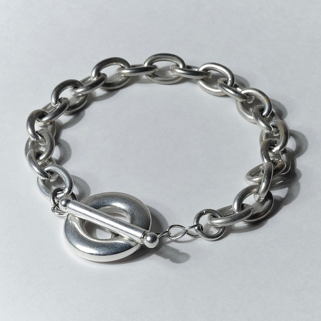 TOGGLE CHAIN BRACELET