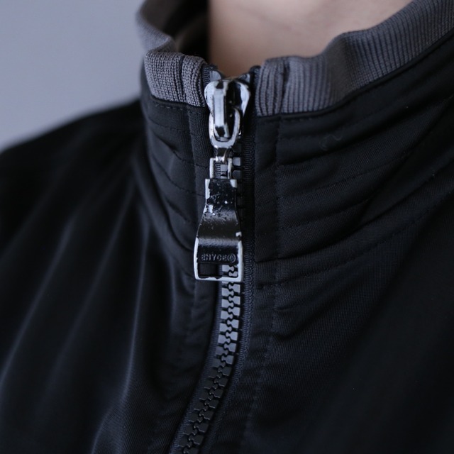 XXL over silhouette rib line design track jacket