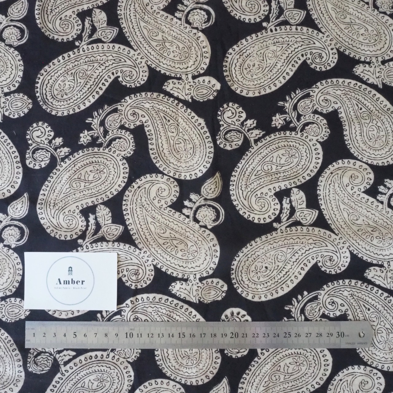 ブロックプリント生地【50cm単位】インド綿  ペイズリー柄 黒×生成り #36210-BK1