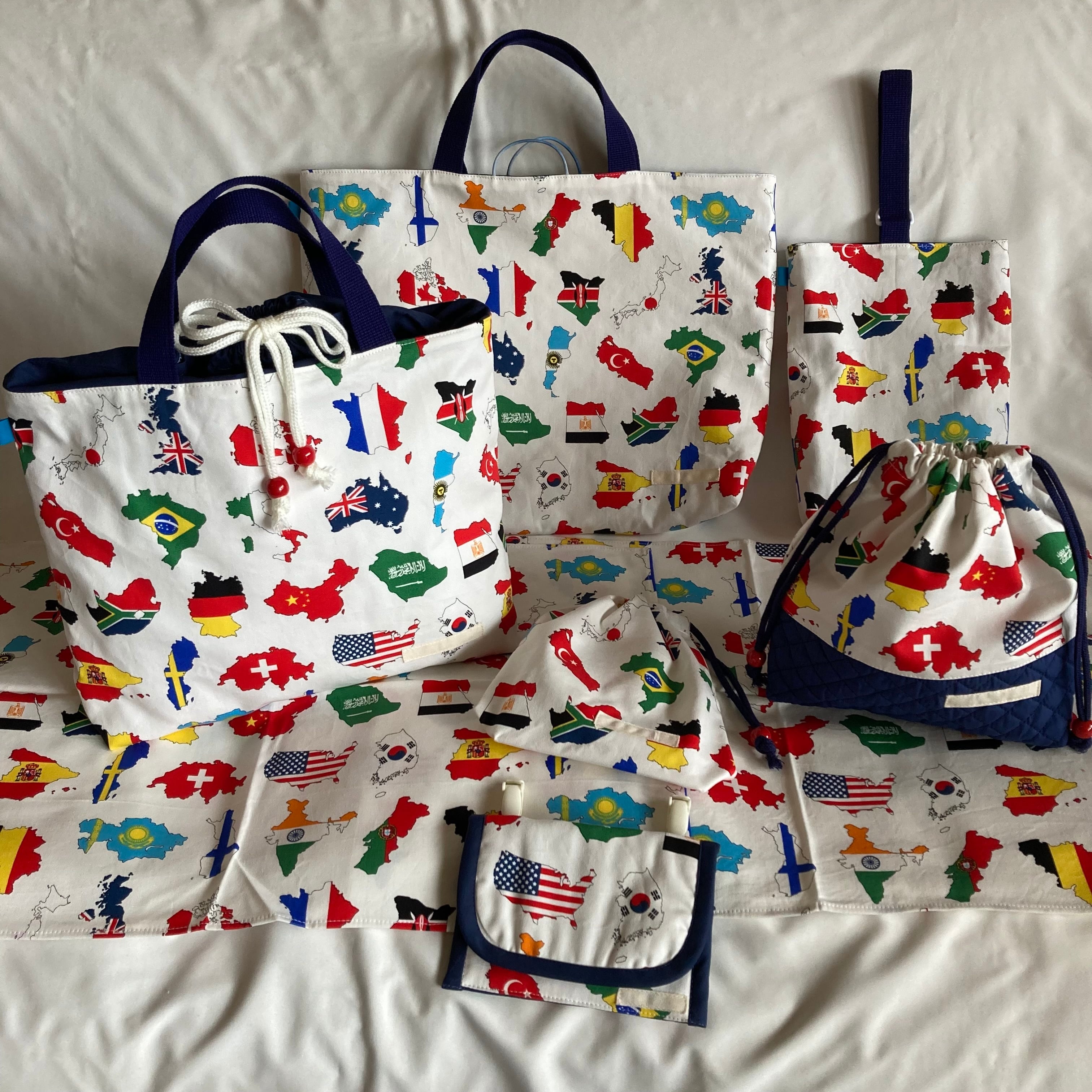 ハンドメイド、働く車柄の給食袋、巾着袋、コップ入れ、グレー、黒  