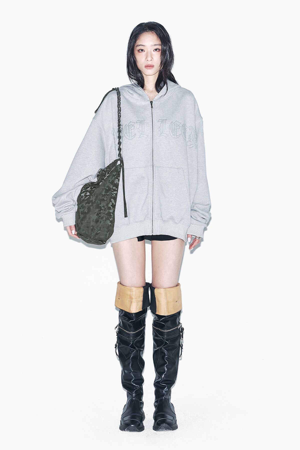 在庫少なめ！！！☆ITZY イェジ 着用！！【LEEY】 STUDDED ZIP-UP