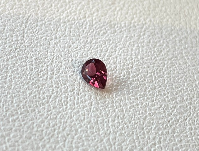 レッドスピネル RED SPINEL タンザニア産