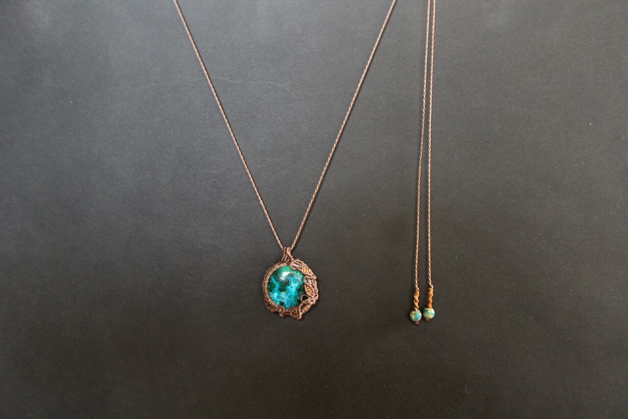 Chrysocolla malachite micro macrame pendant