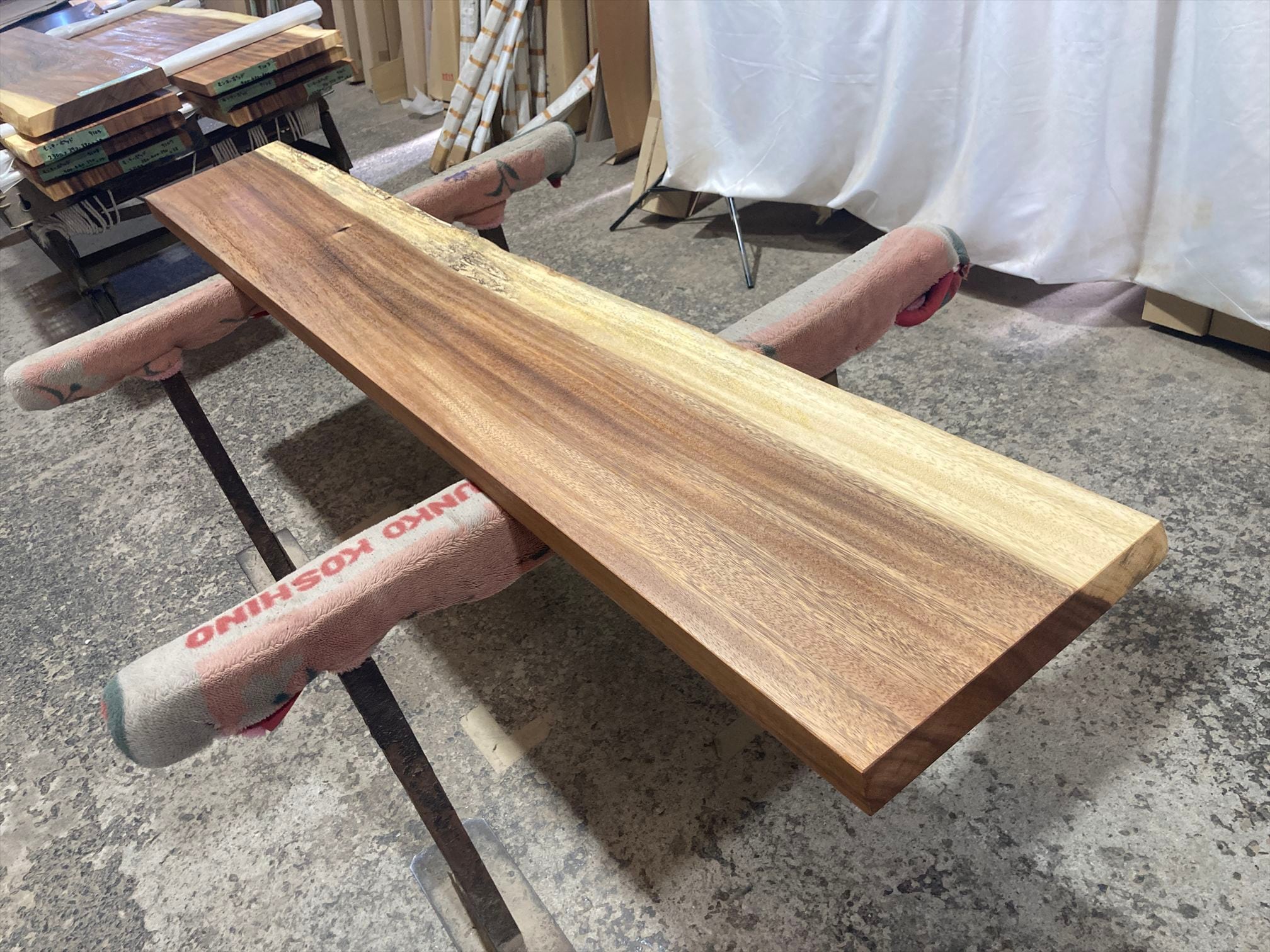 一枚板 モンキーポッド9100 一枚板無垢 乾燥材 2190x340x51mm カウンター