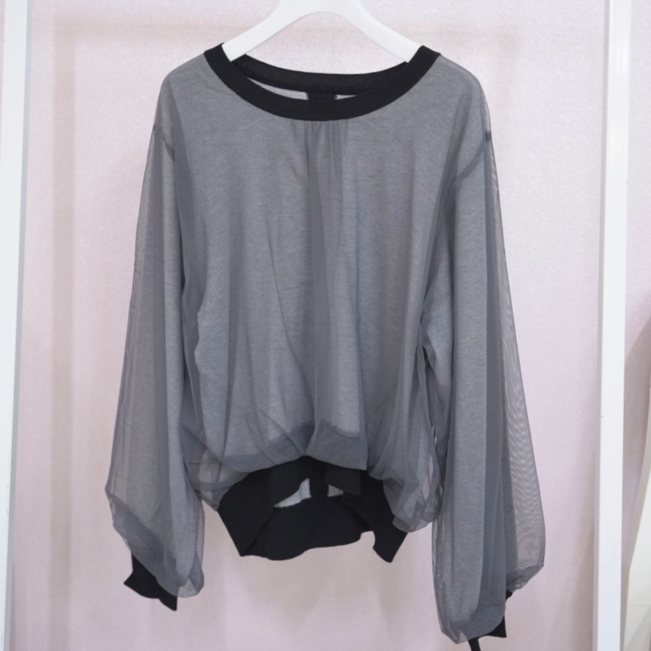 チュールレイヤードプルオーバー